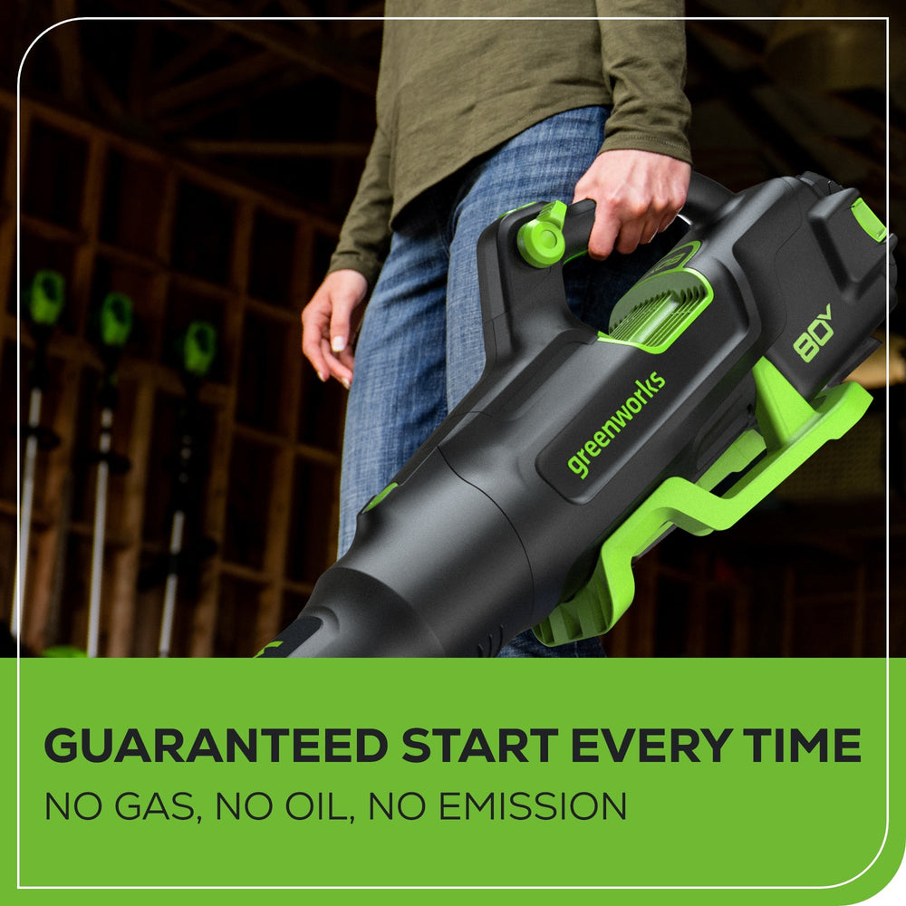Sopladora inalámbrica Greenworks 80V 770 CFM con batería 4.0 Ah y cargador