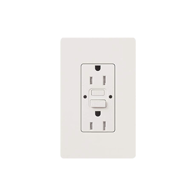 Tomacorriente dúplex GFCI autocomprobable de 15 A 125 V con protección clase A contra fallas a tierra, resistente a manipulaciones, estilo Designer Claro