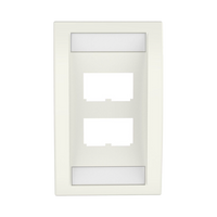 Placa de Pared Vertical Ejecutiva, Salida Para 4 Puertos Mini-Com, Con Espacios Para Etiquetas, Color Blanco Mate