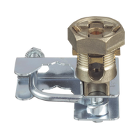 Abrazadera para Tierra Física en Base de Piso Falso, para Cables de 6 a 1/0 AWG. Para Pedestales Cuadrados de 7/8" y Circulares de 1" a 1 1/8"