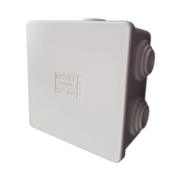 Caja Estanca de PVC Para Derivación y Conexión, 6 Entradas, Tapa a Presión, 80×80×40 mm (Mayor Área Interna, Uso Exterior IP44, Material que no Propaga el Fuego y Libre de Hálogenos