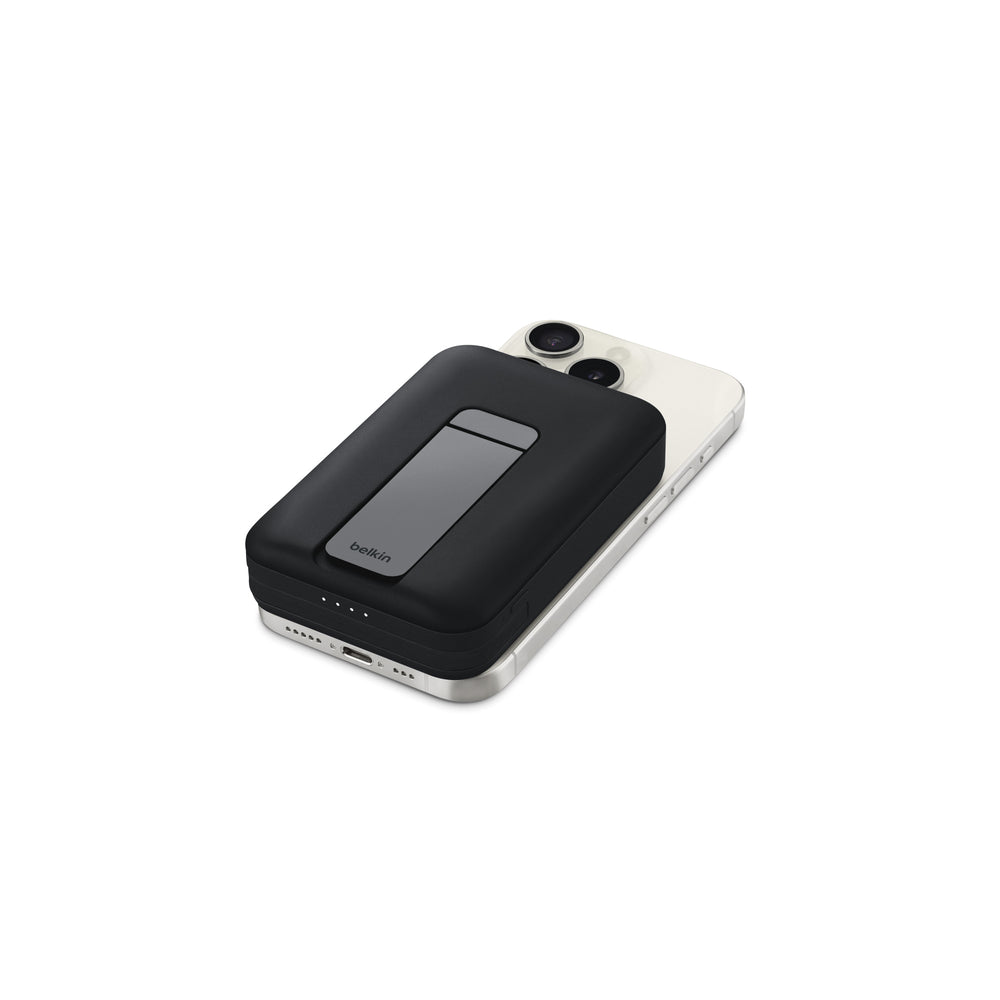 Batería externa magnética BoostCharge Pro 10K de Belkin con cable