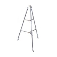 Montaje de tripie para exterior, altura total del tripie 1.52 m. Compatible con mástiles de hasta 3 m de largo 1  1/4 a 2" de diámetro
