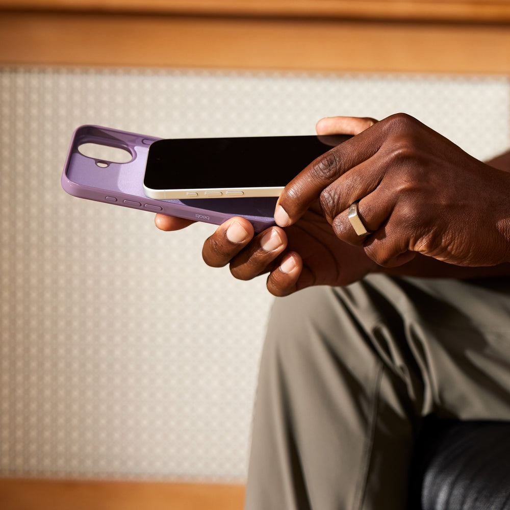 Funda con MagSafe de Beats para el iPhone 16 – Morado atardecer
