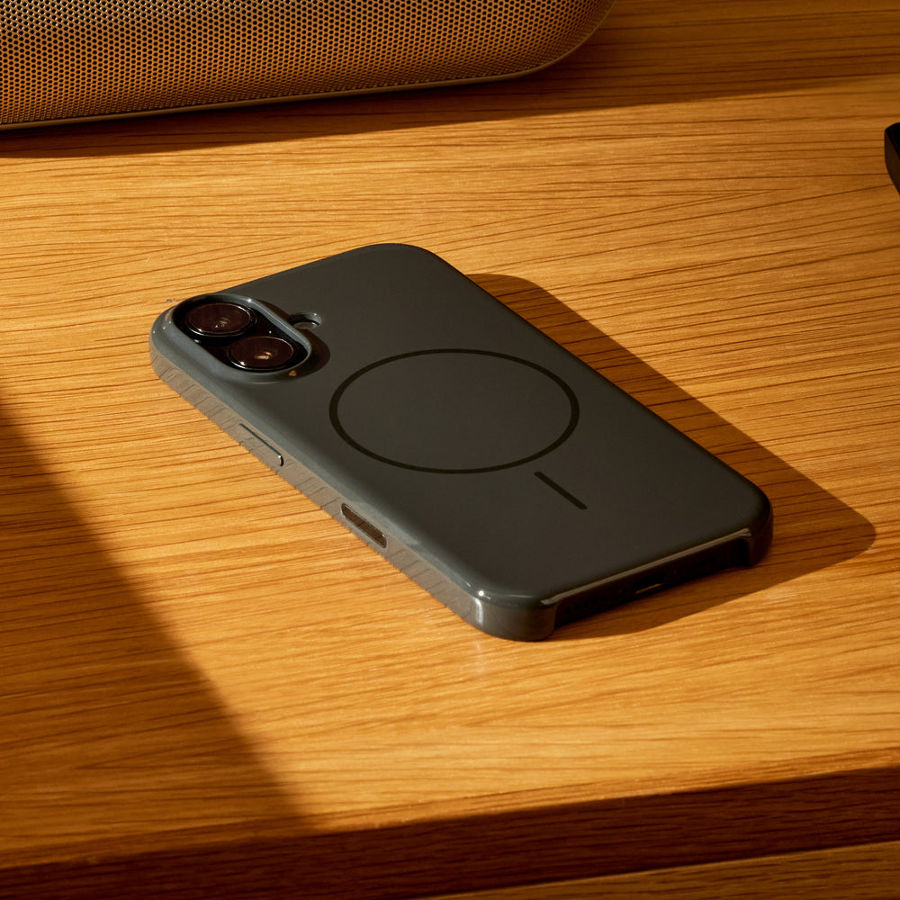 Funda con MagSafe de Beats para el iPhone 16 Plus – Negro medianoche