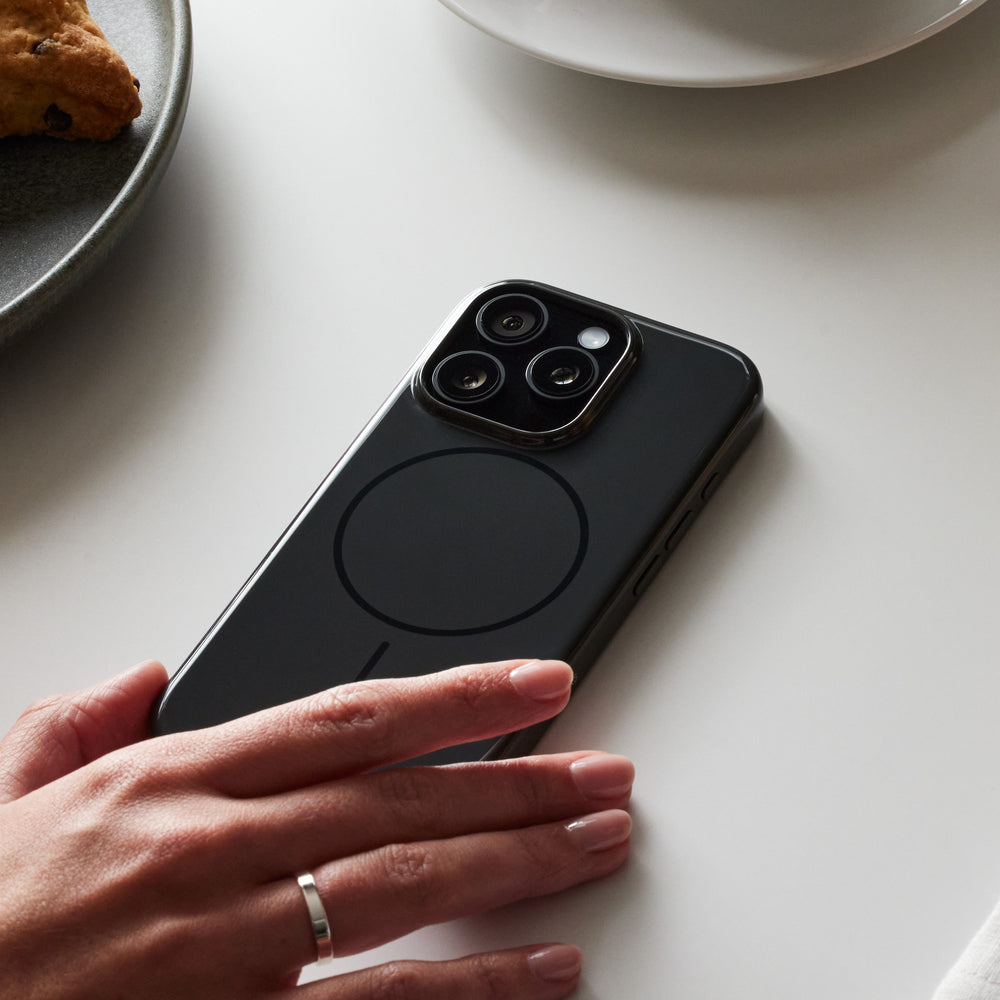 Funda con MagSafe de Beats para el iPhone 16 Pro Max – Negro medianoche