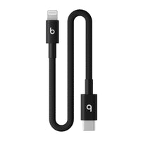 Cable corto trenzado de USB-C a Lightning de Beats (20 cm) – Negro eléctrico