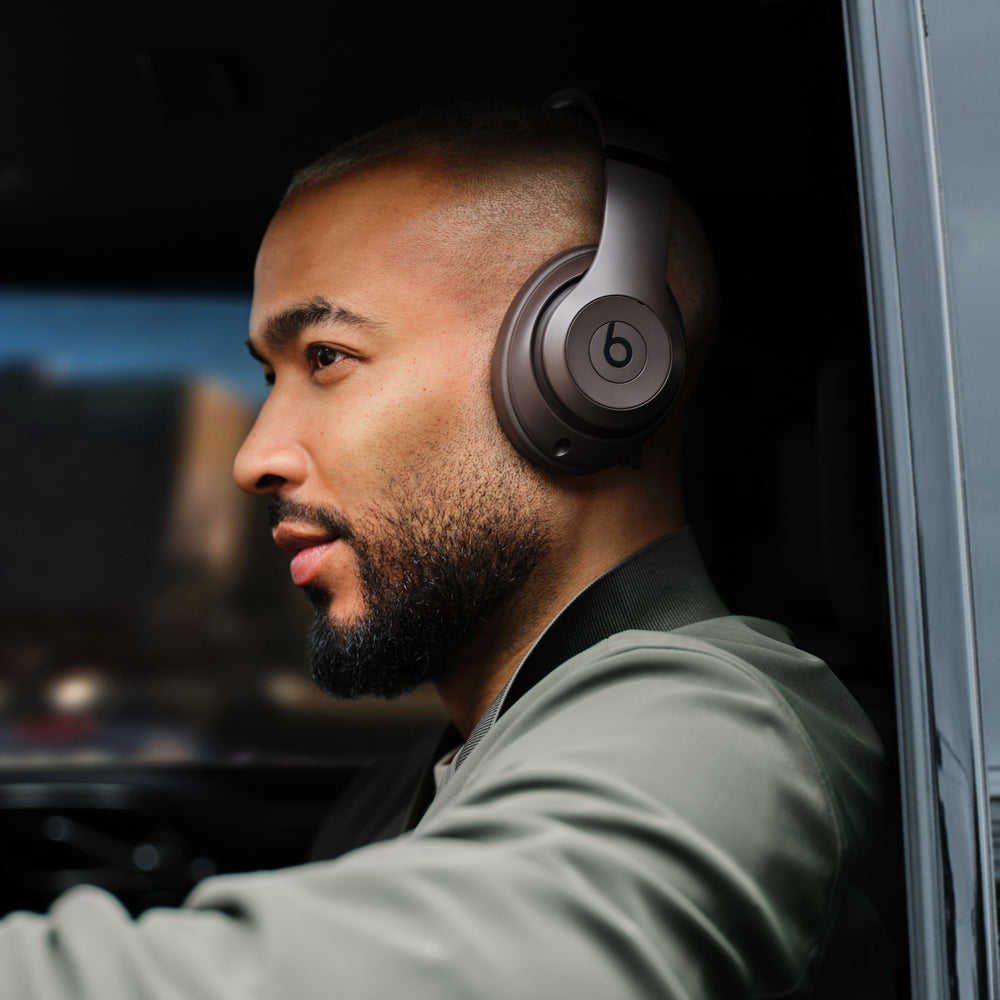Audífonos inalámbricos Beats Studio Pro – Café oscuro
