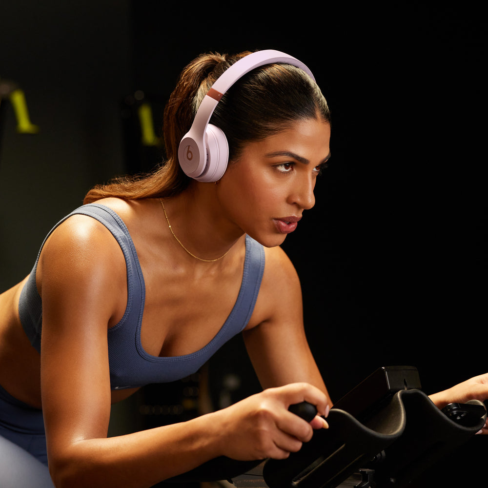 Audífonos inalámbricos Beats Solo 4 – Rosa algodón
