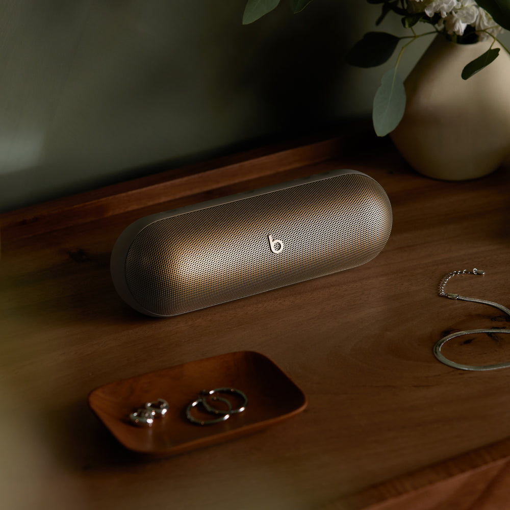 Bocina inalámbrica Beats Pill con Bluetooth® – Color champaña