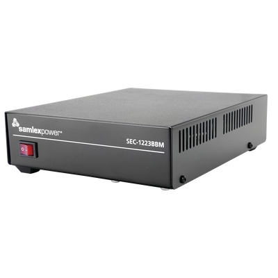 Fuente de poder 13.8V, 19A, conmutada con circuito cargador de baterías.