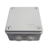 Caja Tipo Estanca IP55, con 6 Entradas, Tapa y Tornillo de Vuelta de 1/4, 100 x 100 x 50 mm (3.94 x 3.94 x 1.97 Pulgadas), Color Gris